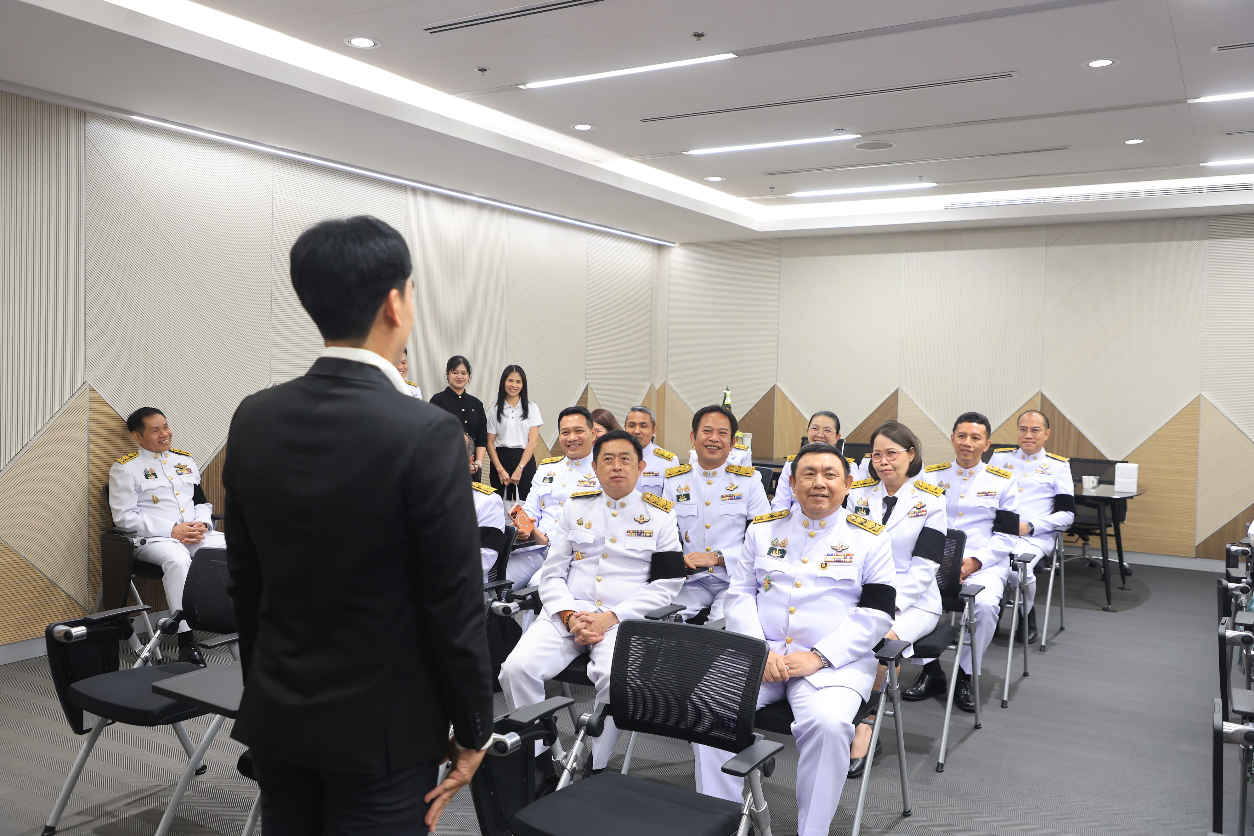 title - คณะผู้บริหาร ส.ป.ก. บันทึกเทปถวายพระพรชัยมงคล เนื่องในโอกาสมหามงคลเฉลิมพระชนมพรรษา 74 พรรษา พระบาทสมเด็จพระปรเมนทรรามาธิบดีศรีสินทร มหาวชิราลงกรณ พระวชิรเกล้าเจ้าอยู่หัว